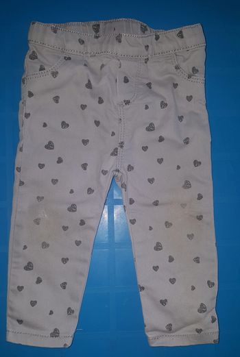 Pantalon gris 74 cm motif coeurs 9 mois