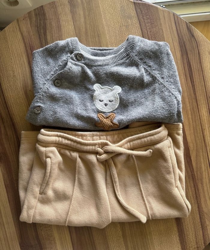 Ensemble pull et pantalon taille 6 mois