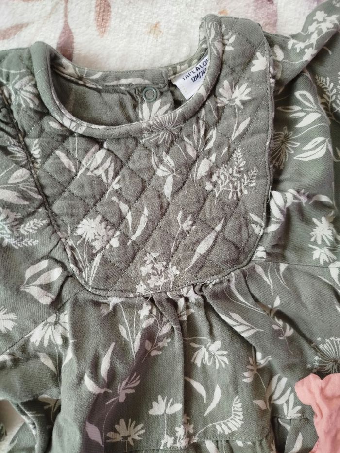 Lot vêtements fille 12 mois - photo numéro 2