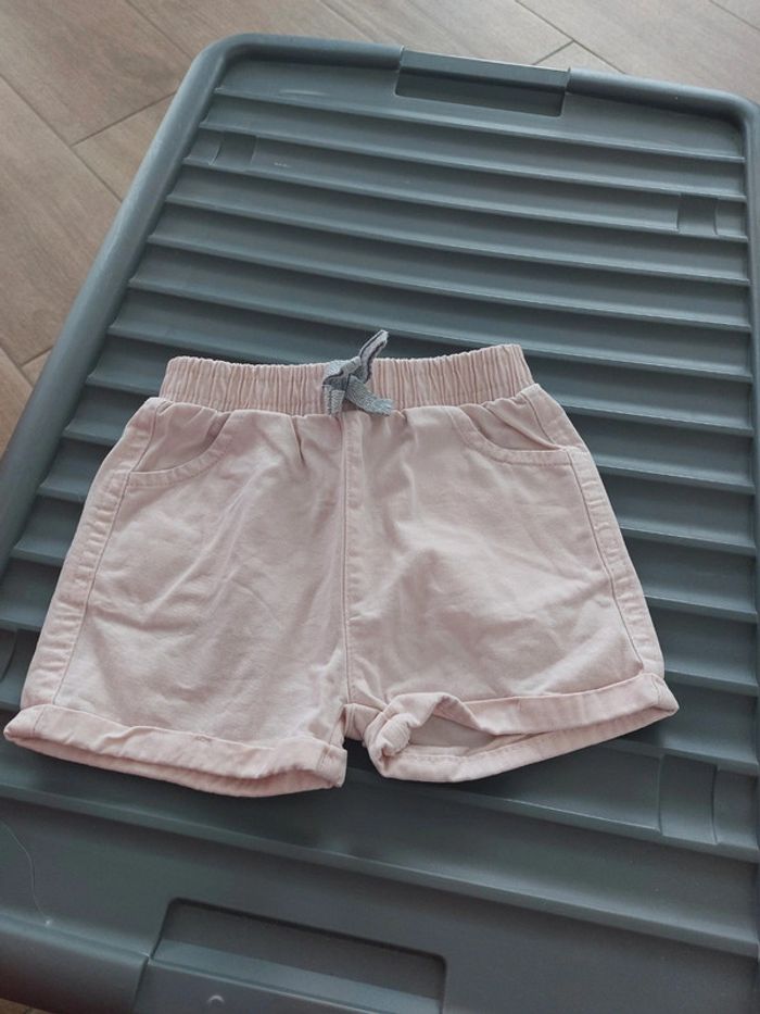 Short fille 9mois