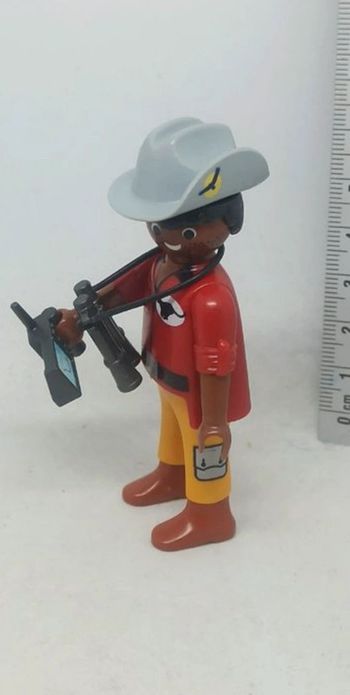 Homme ranger avec jumelles playmobil
