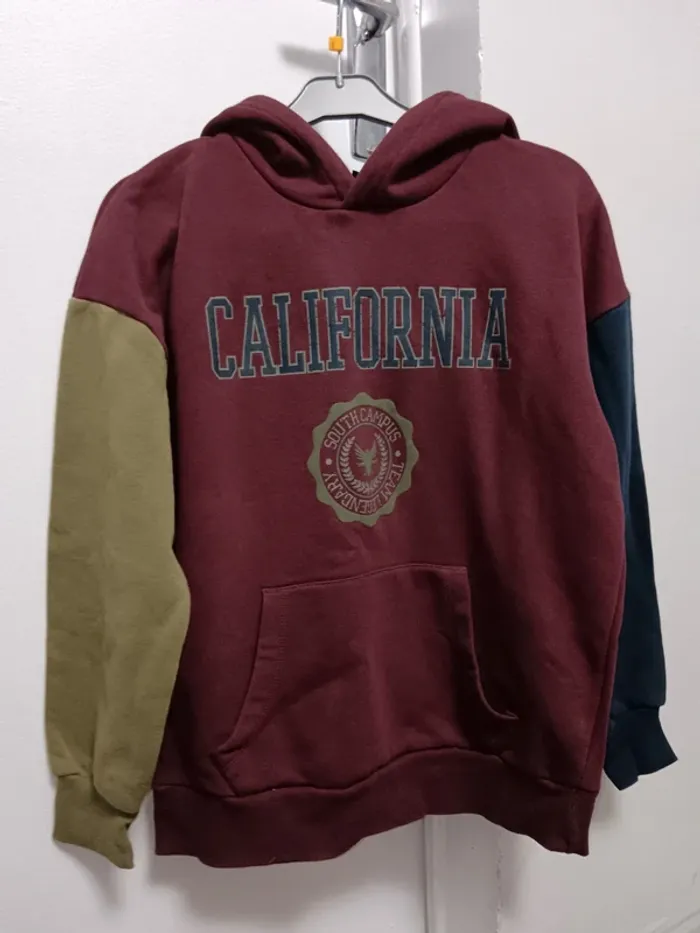 Pull à capuche Kiabi Taille 12 ans