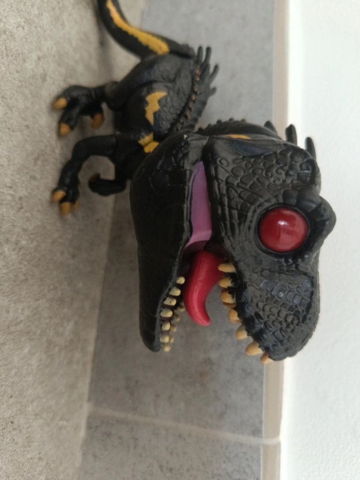 Indoraptor noir Jurassic world funko pop - photo numéro 2