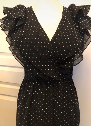 Robe volantée à pois