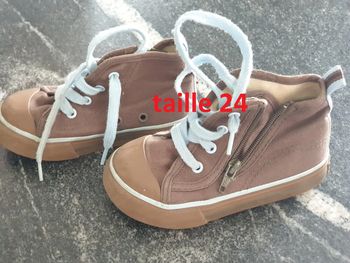 chaussure toile  dyomos marron bleu taille 24 zip sur un coté et lacets
