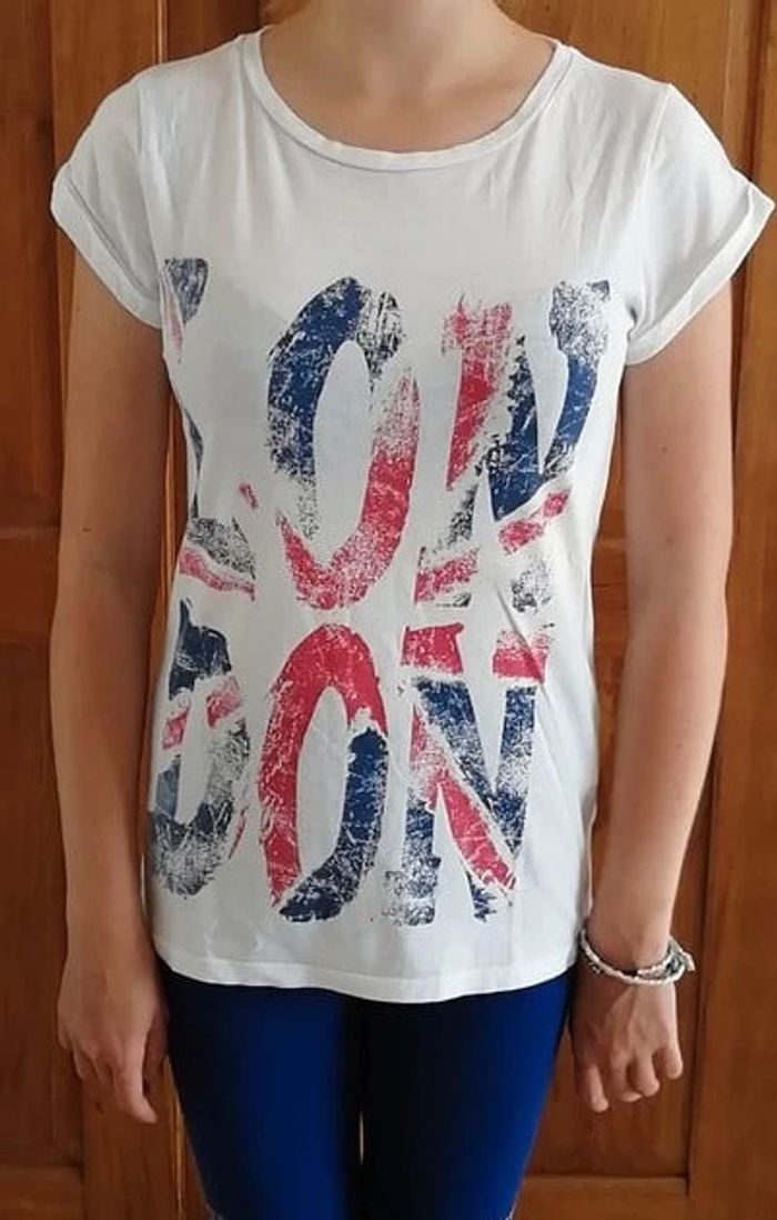 2 teeshirt manches courtes 16 ans - photo numéro 3