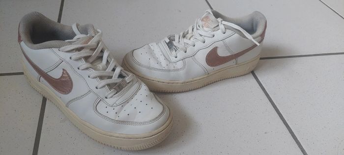 Baskets Nike AF1 cuir blanc T. 38,5 - photo numéro 4