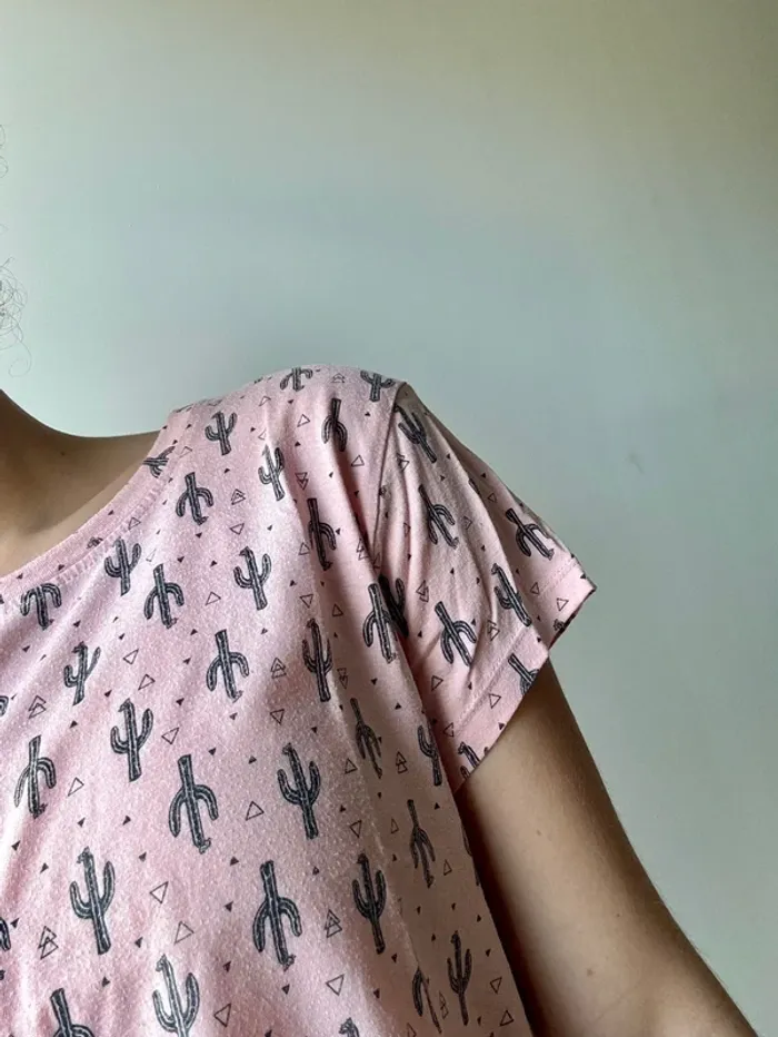T-shirt Crop Top Rose Jennyfer - photo numéro 5