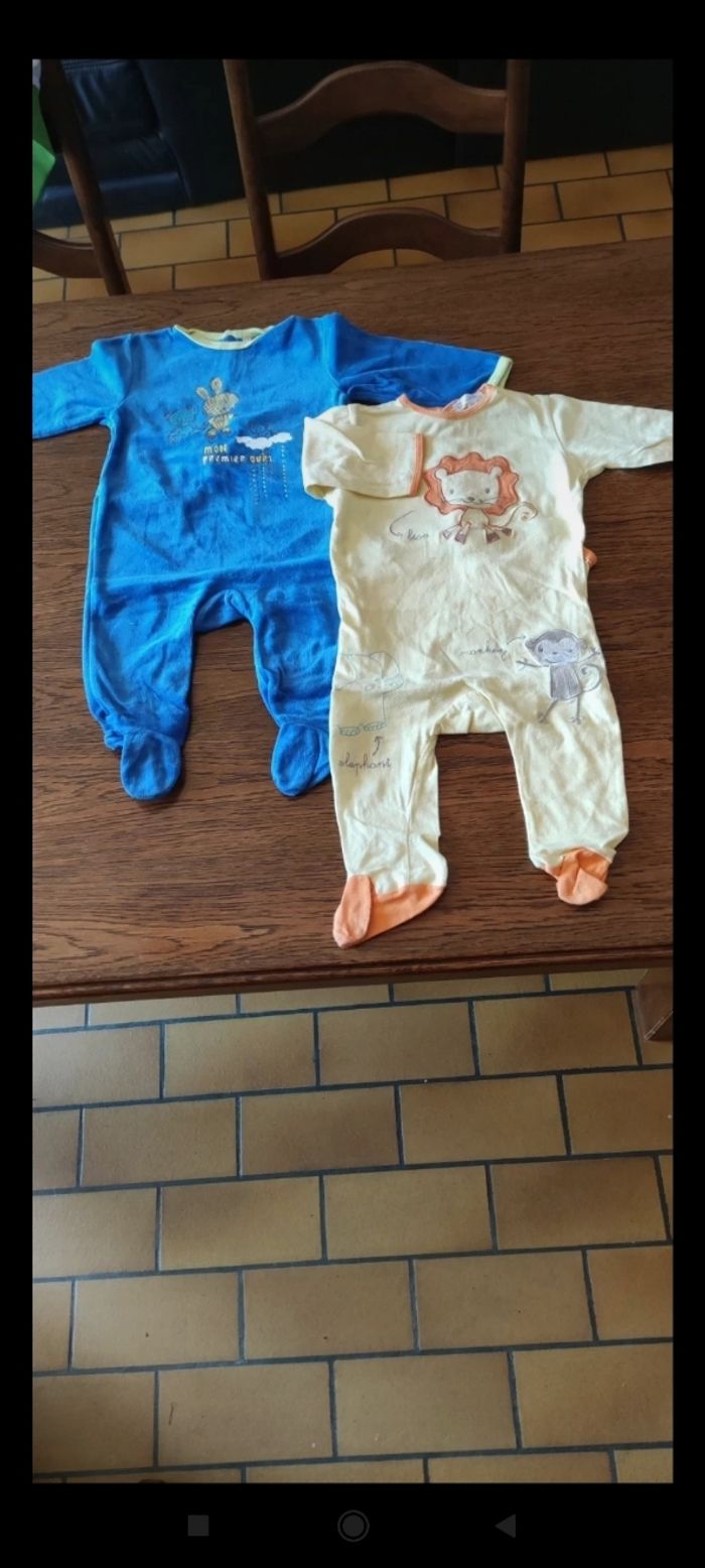 Pyjamas 9 mois