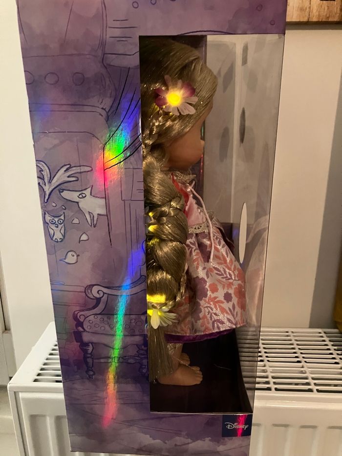 Poupée Animator raiponce édition spéciale lumineuse non déboxer - photo numéro 2