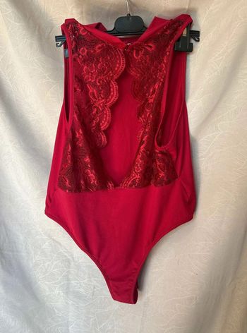 Tres  jolie Body  taille  42 neuf