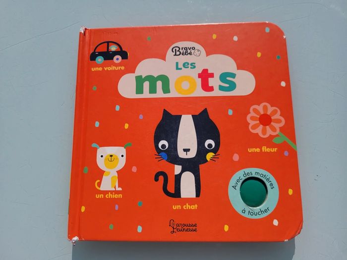 Imagier Larousse Jeunesse, à toucher ,Les Mots - photo numéro 2