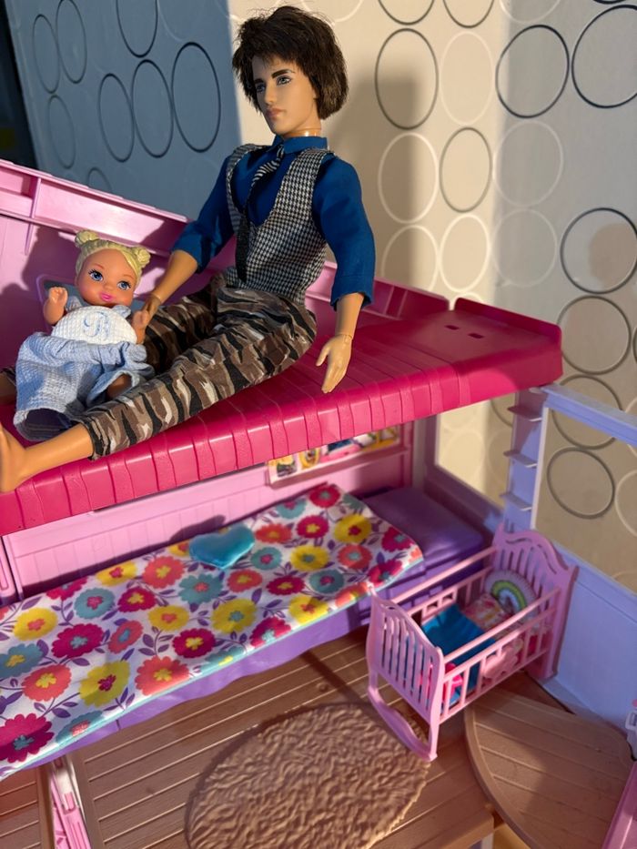 Grande maison Barbie Malibu 2 en 1 beaucoup accessoires en + - photo numéro 2