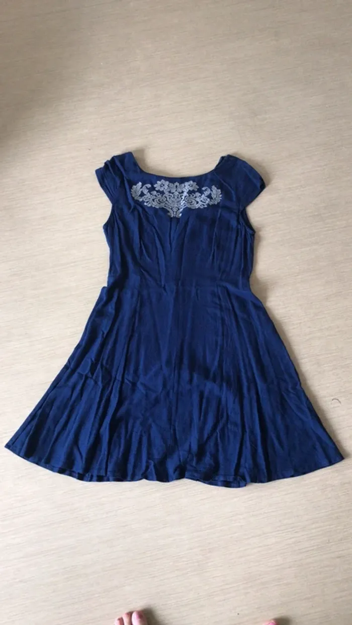 Robe patineuse kookai avec broderies