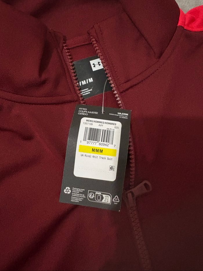 tracksuit under armour rouge bordeaux  Taille M Etat neuf - photo numéro 5