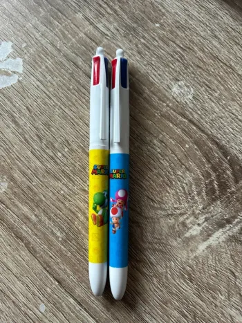 Lot fournitures scolaire mario