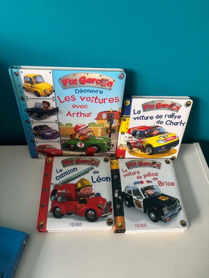 4 livres de la collection petit garçon.