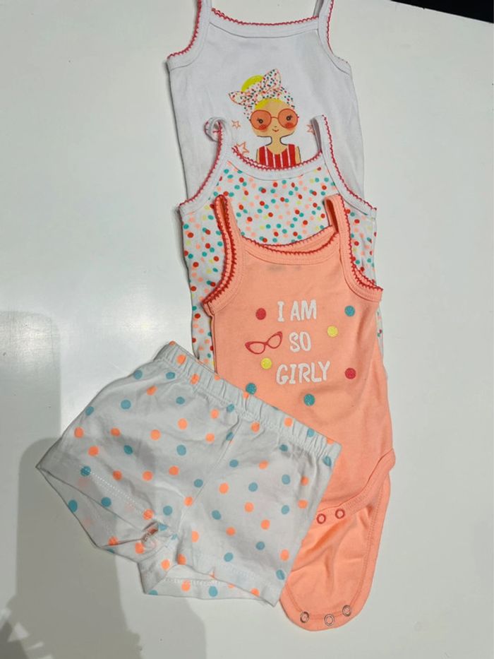 Lot bodies été + 1 short 3 mois - photo numéro 2