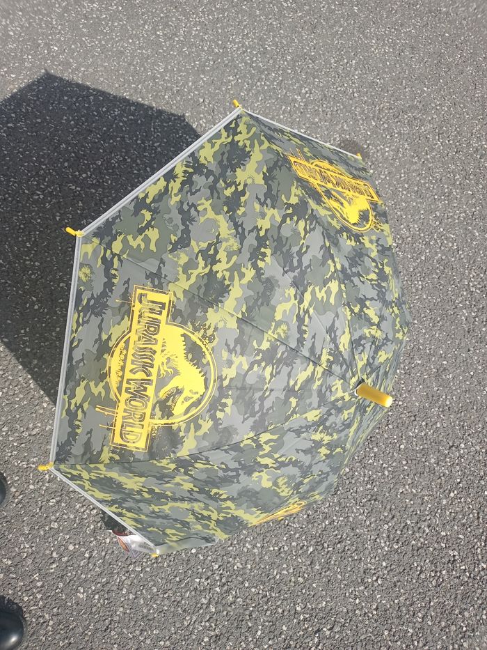 Parapluie dibo dinosaure Jurassic world - photo numéro 2