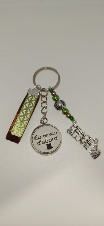 Porte clé ami " Les copains d'abord "