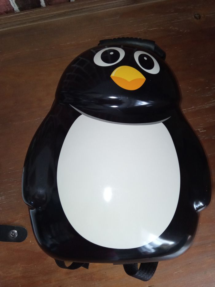 Petit sac coque rigide pingouin