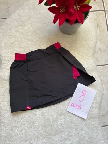 Jupe short ~ décathlon ~ 8 ans