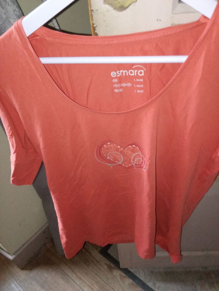 T-shirt  motif cœur - photo numéro 3