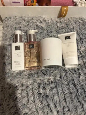 Lot de 4 produits rituals of Sakura