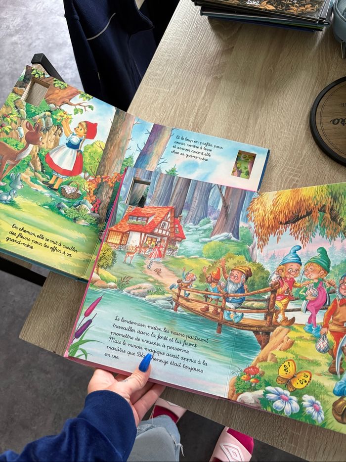 Grand livre de contes - photo numéro 2