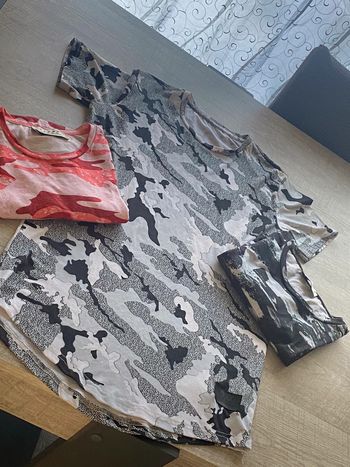 Lot de trois tee-shirts esprit militaire