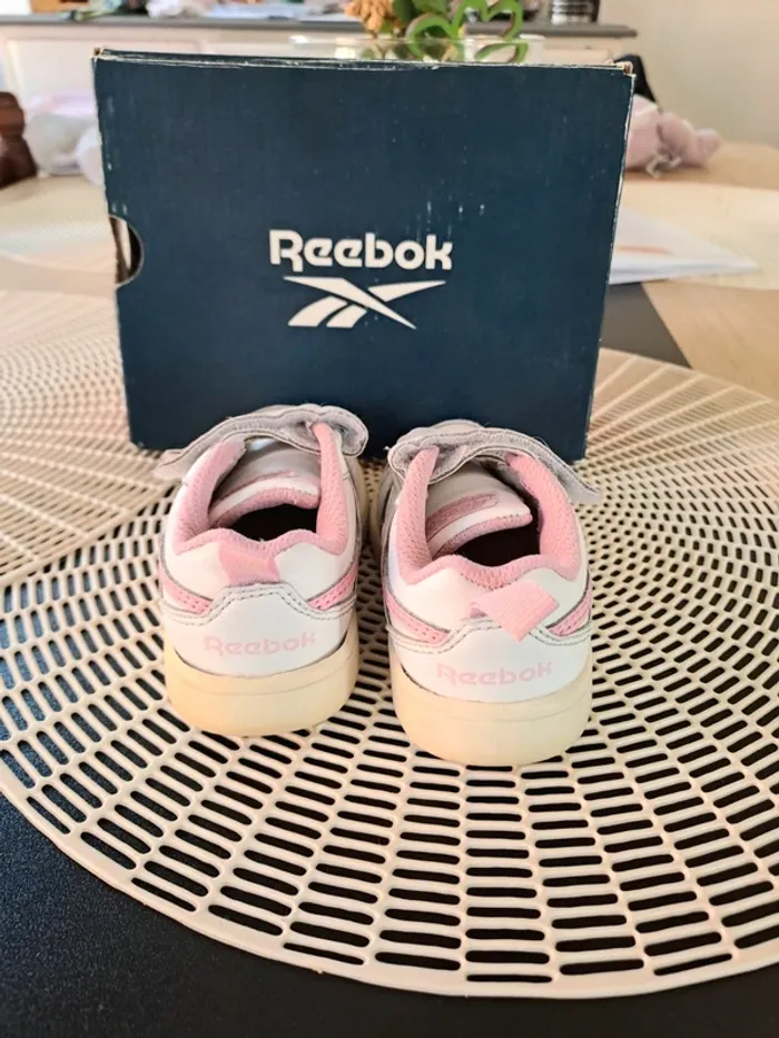 Basket, taille 19 et demi, marque Reebok - photo numéro 2