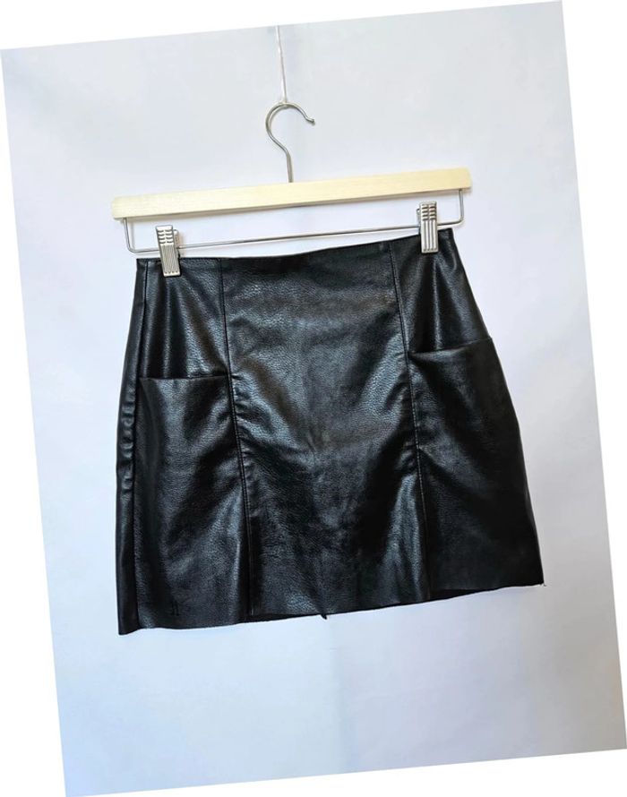 Jupe effet cuir taille S - photo numéro 2