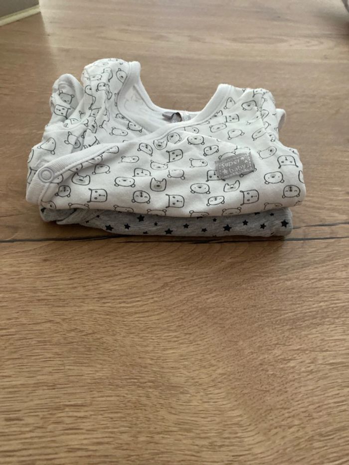 Lot 2 bodys taille 3 mois - photo numéro 2