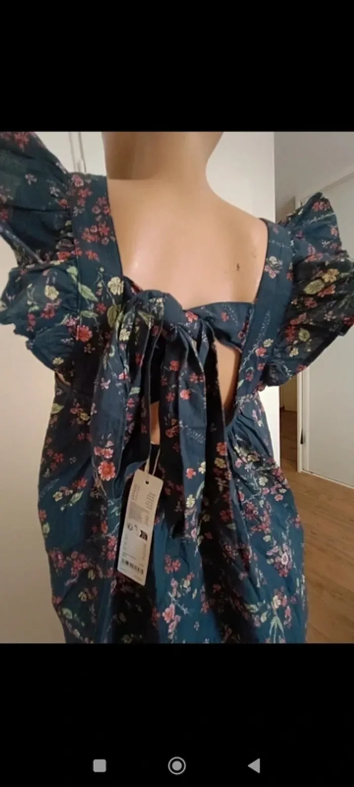 Jolie robe neuve esprit S - photo numéro 4