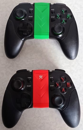 2 Manettes Sans Fil de jeu Android Logicom Logipad 10BT Vert et Rouge