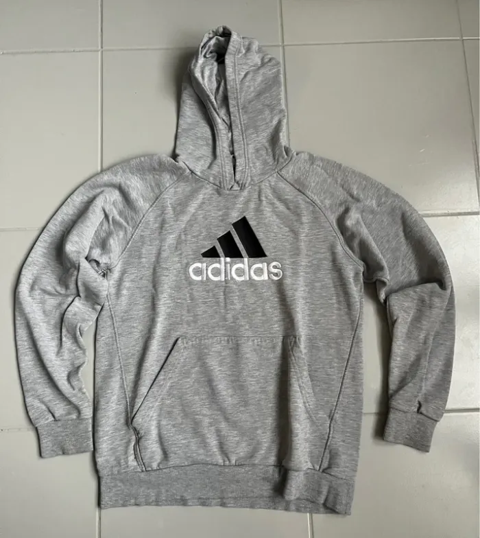 Sweat à capuche adidas