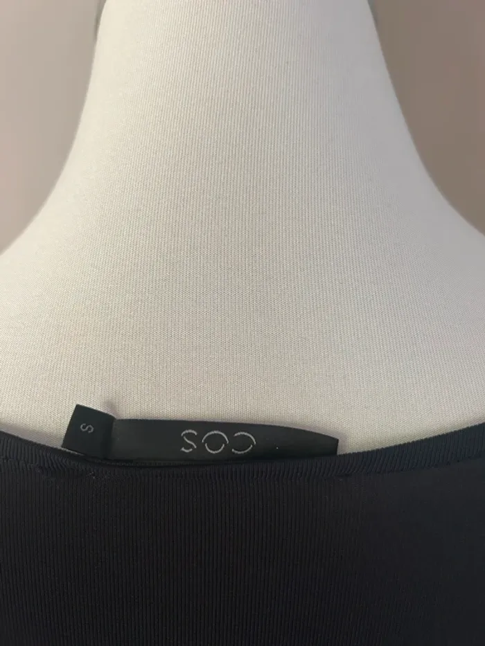Cos robe longue midi moulante  noir taille S /36 - photo numéro 8
