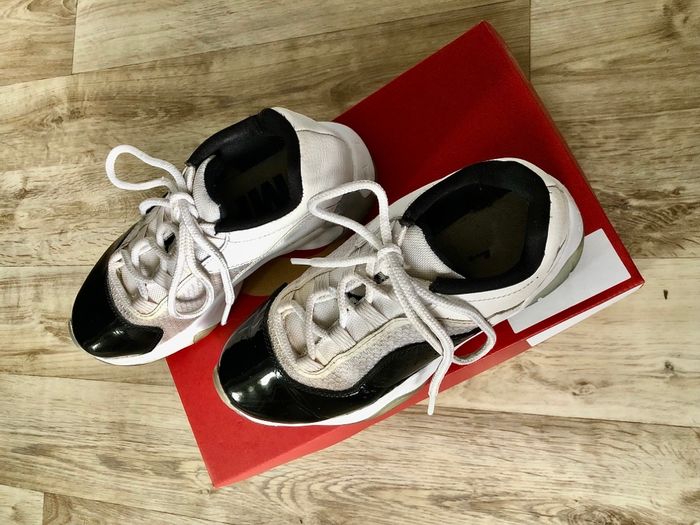 Air jordan • Noir/blanc • Taille 36,5 • Bon état - photo numéro 7