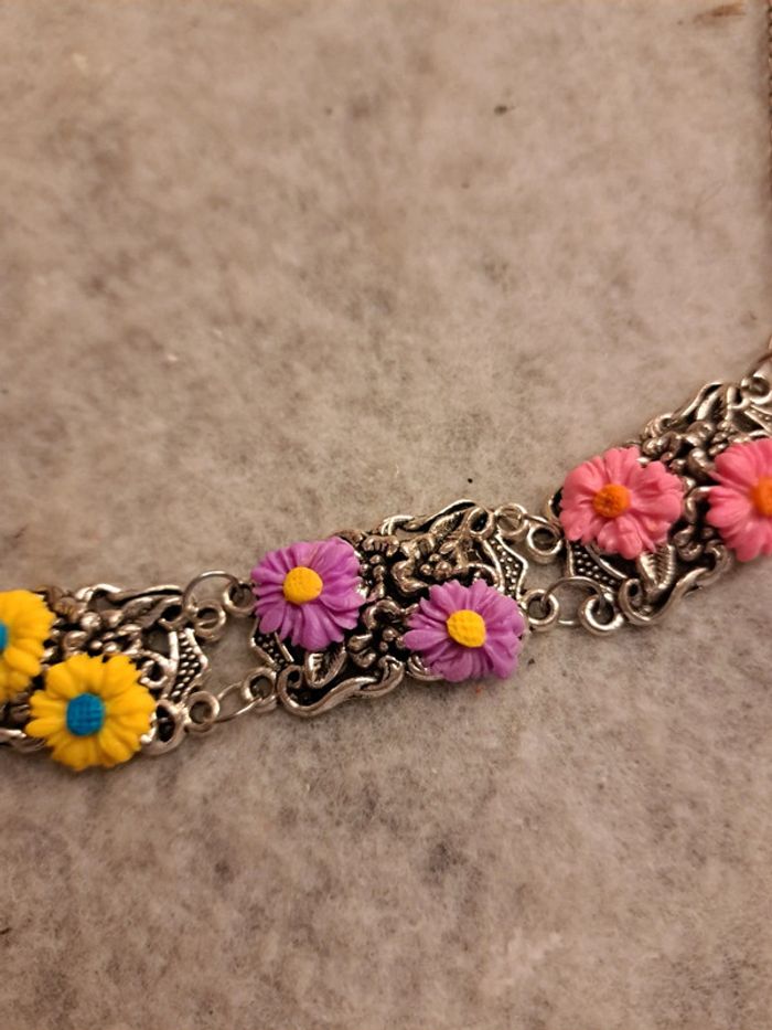 Collier argenté avec fleurs multicolore - photo numéro 9