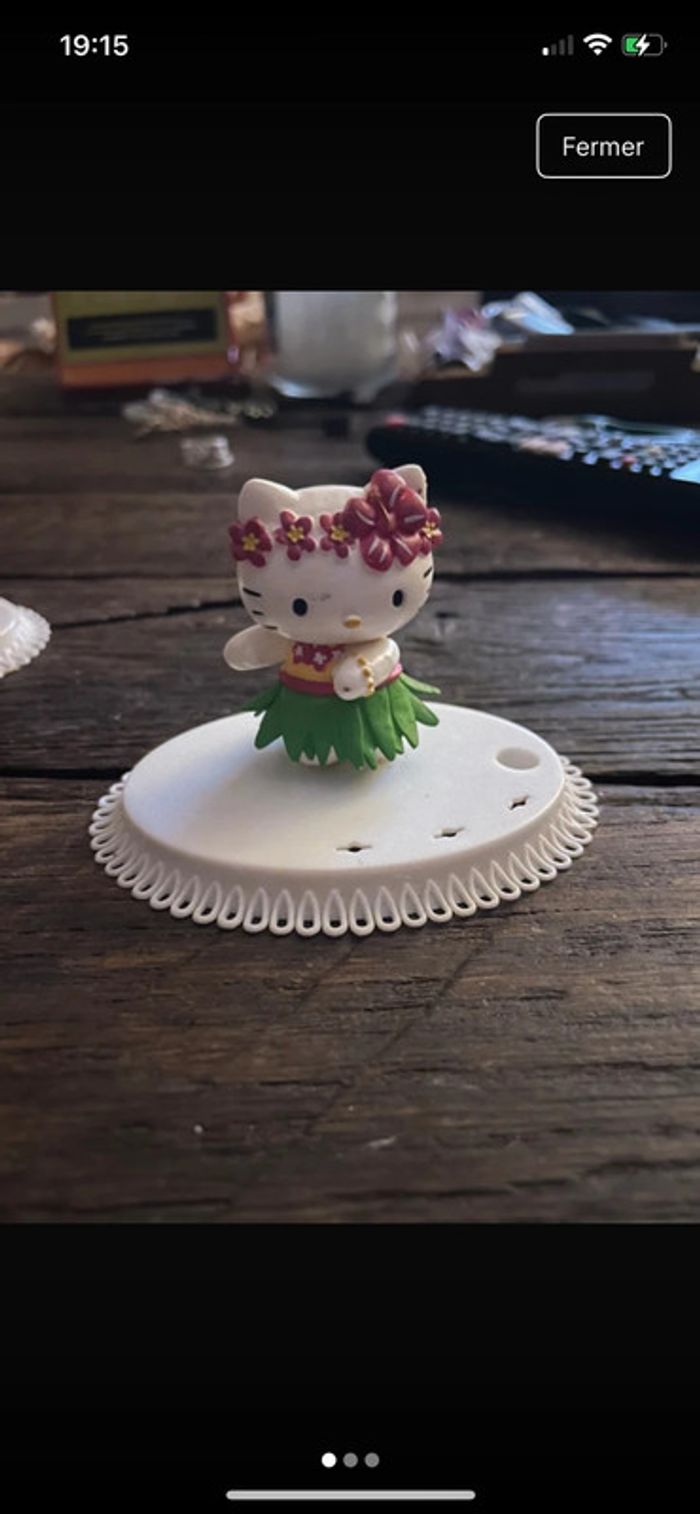 Figurine danseuse île hello kitty