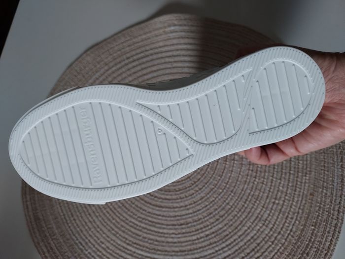 Pot de crayon chaussures en  Lego - photo numéro 3