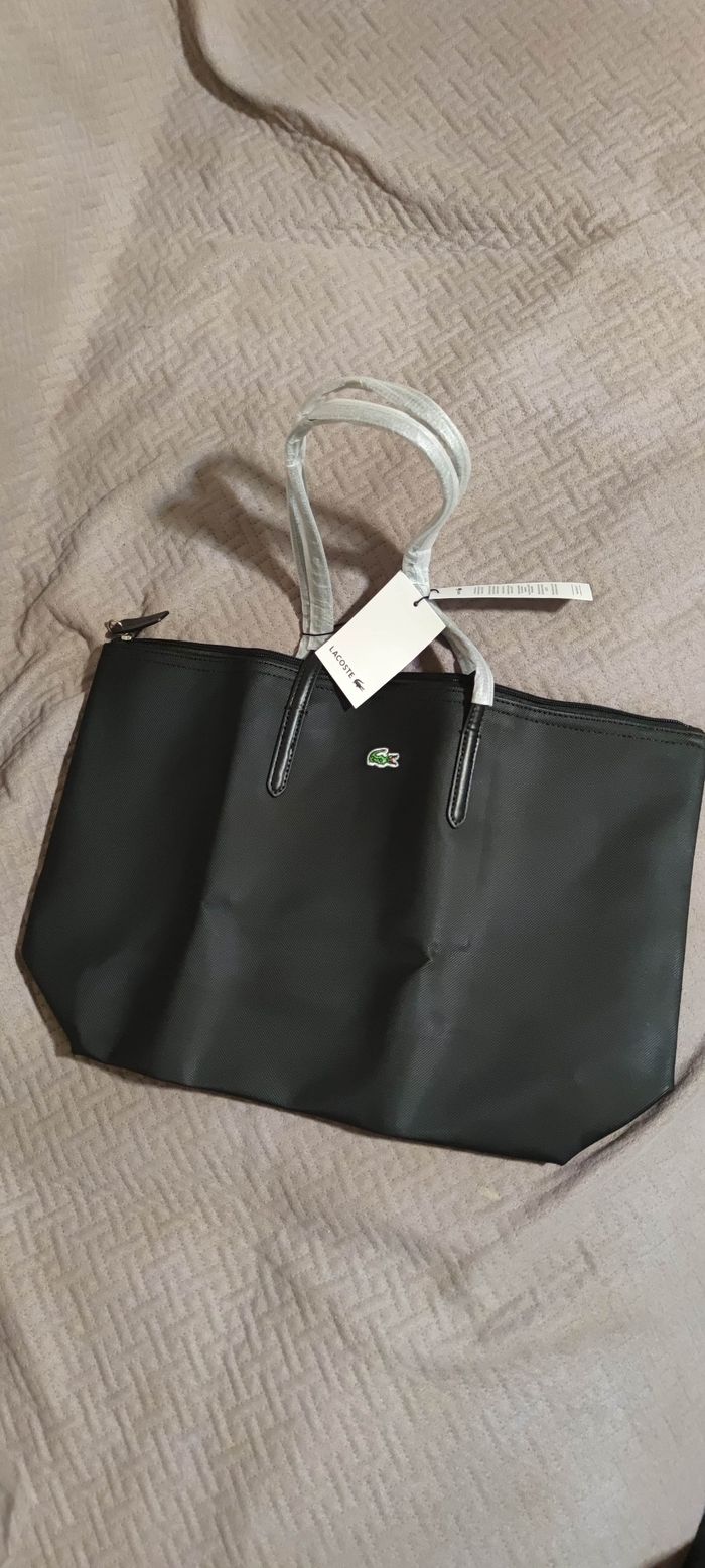 Sac à bandoulière Lacoste taille L femme