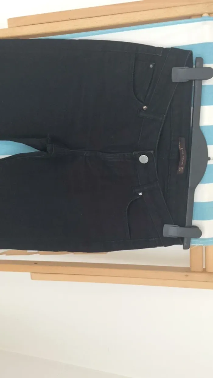 Pantalon noir coupe droite taille basse Zara - photo numéro 3