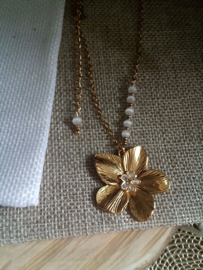 Collier fleur bohème avec pierres de sélénite de sélénite - photo numéro 3