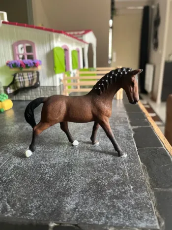 Cheval jument Trakehner schleich