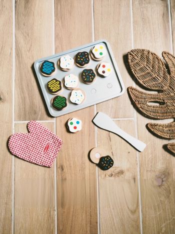 🍪Dinette plateau gâteaux /cookies à scratch en bois et accessoires marque Melissa et Doug 