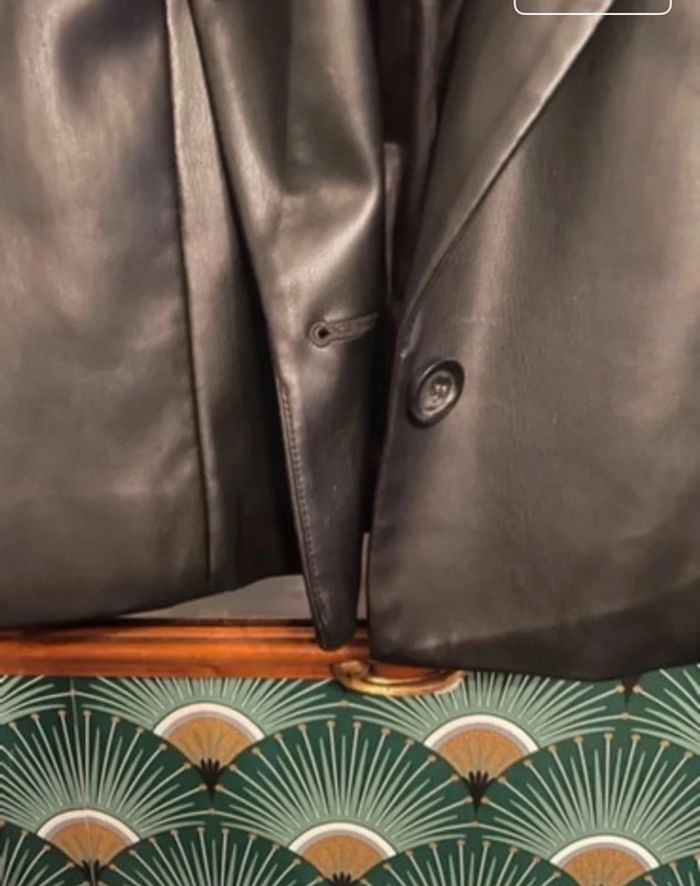Très beau tailleur blazer jupe en similicuir Zara taille 40/42 - photo numéro 2