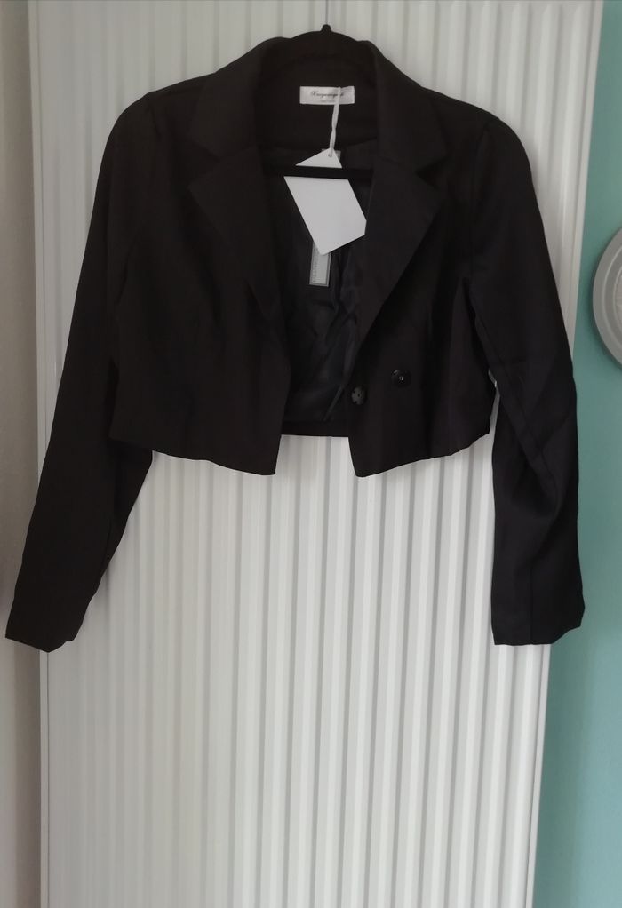 Veste courte neuve - photo numéro 2