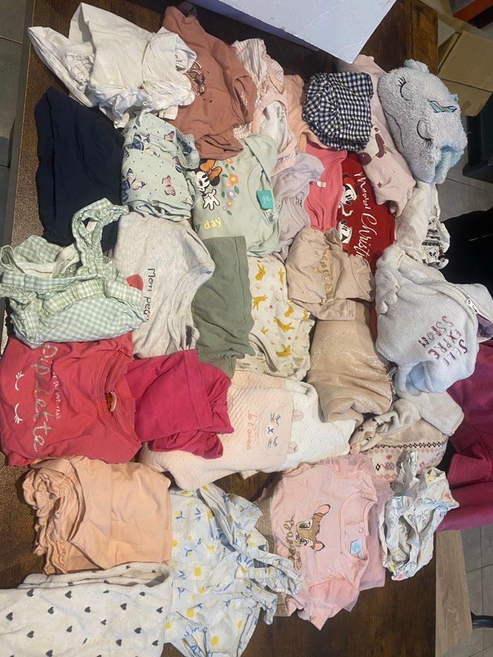 Lot de vêtements fille 24mois - photo numéro 2