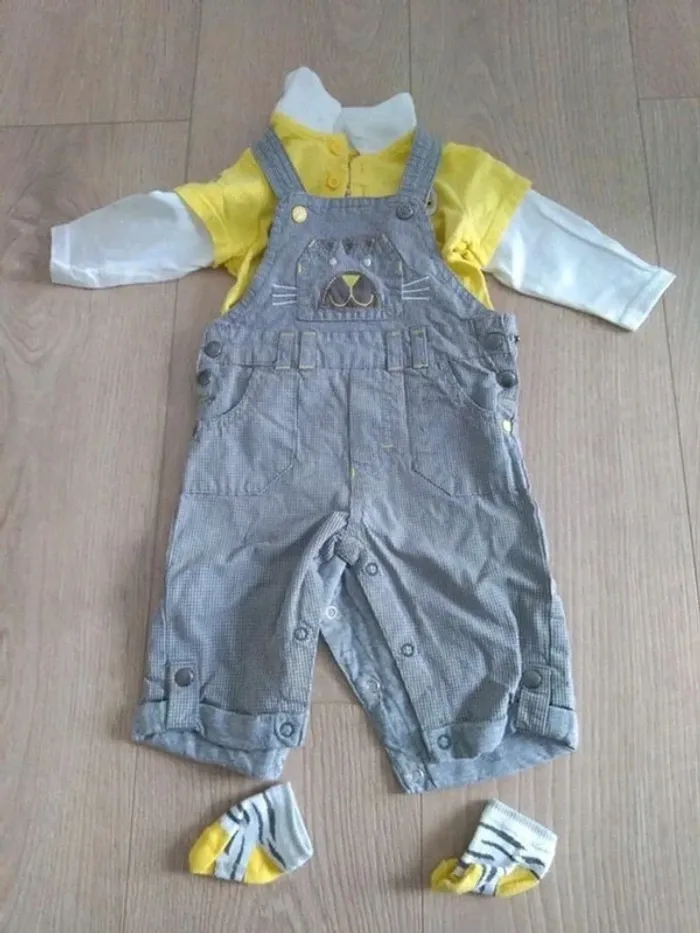 Ensemble garçon salopette, tee shirt et chaussettes gris et jaune Orchestra 3 mois